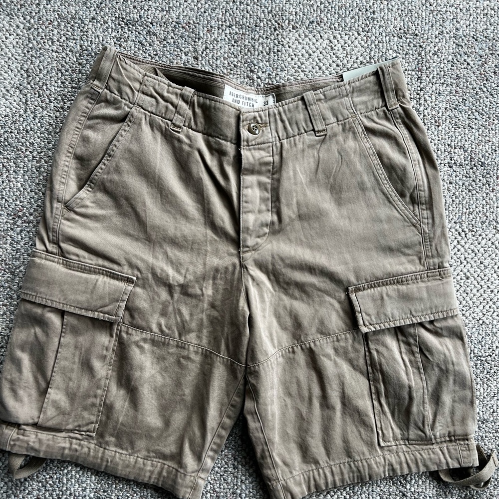 Abercrombie and Fitch classic cargo new with tags
